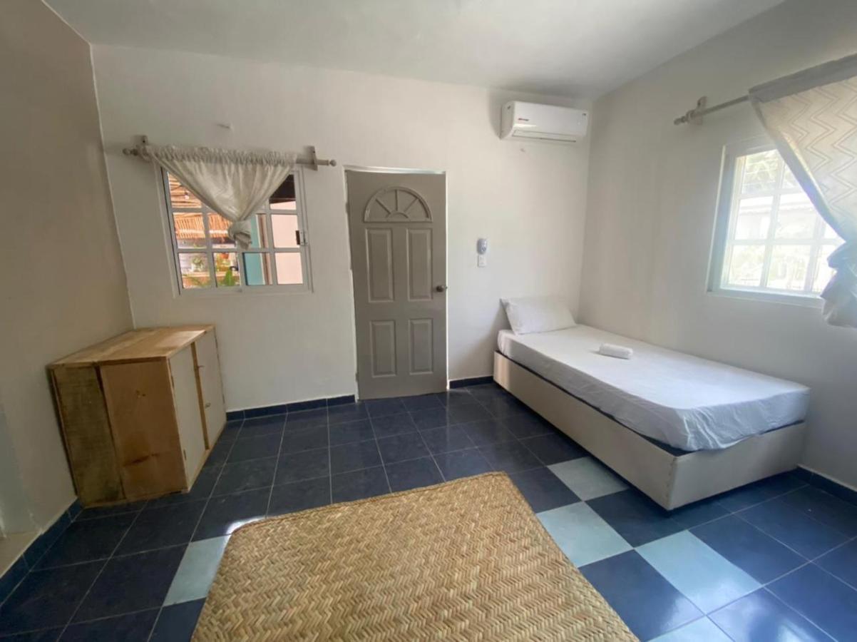 Barco Verde Hostel 홀박스아일랜드 외부 사진