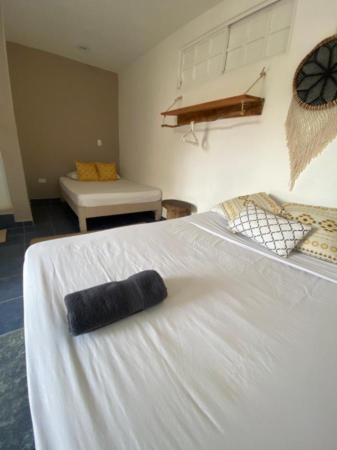 Barco Verde Hostel 홀박스아일랜드 외부 사진