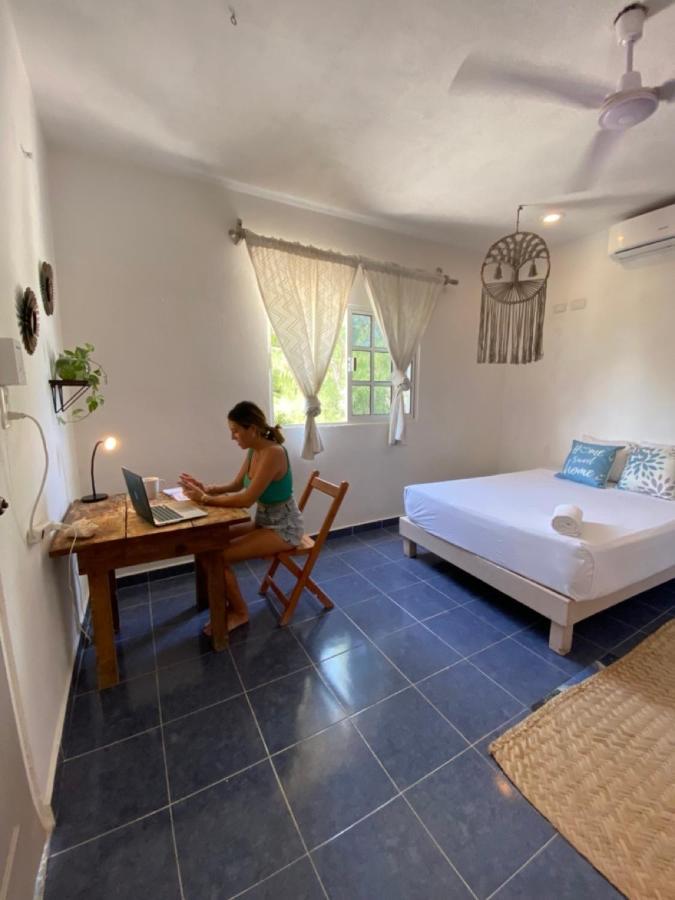 Barco Verde Hostel 홀박스아일랜드 외부 사진